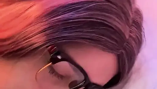 Мой старший сводный брат сосёт мою тугую вагину и наполняет меня молоком