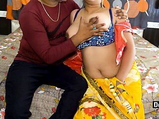 Desi pari bhabhi faz sexo durante o contrato de aluguel com voz hindi clara