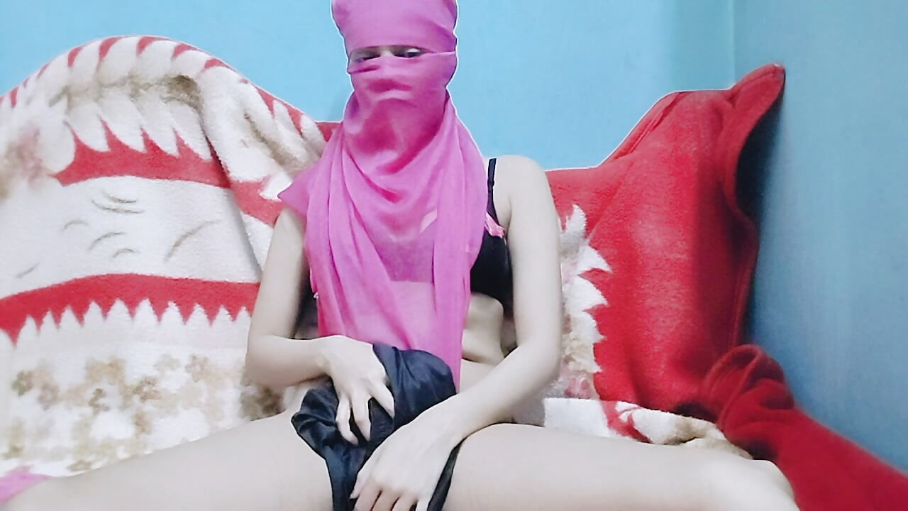 La chica soltera, tan tratando de digitación