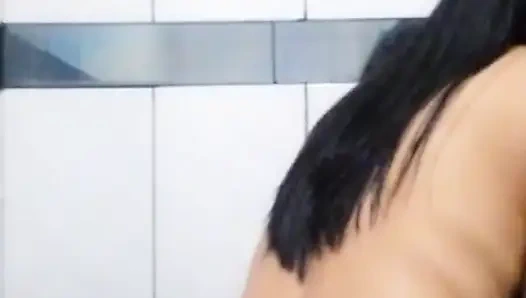 ЛАТИНА LESLY перед вебкамерой с перуанскими моделями. Следуй за мной за еще.