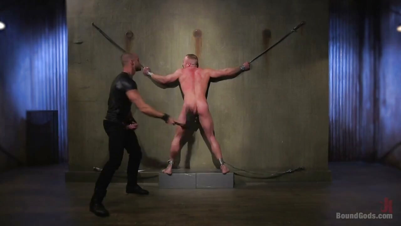 肌肉猛男被奪去呼吸，操到徹底屈服