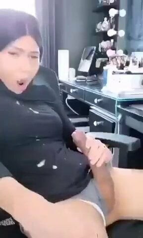 Hot Shemale Porn 266