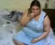2 girls dancing