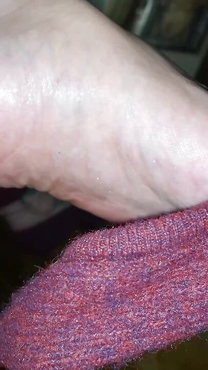 Uimitoare mama vitregă Gwen umor fetișul tău ciudat excitat de picioare: joc sexy dulce transpirat alunecos