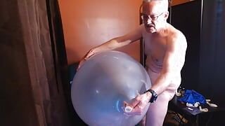 114) Langzame inflatie van grote ronde ballon, JO, klaarkomen en pop! Papa