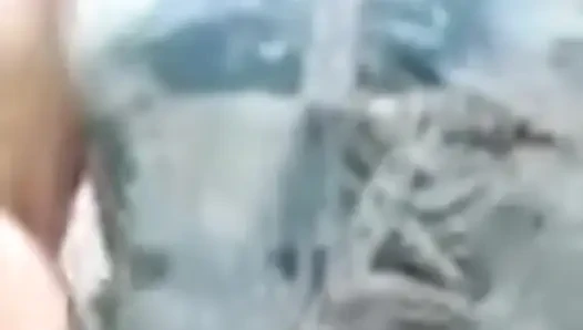 Горячая мама заставляет меня позвонить по видео