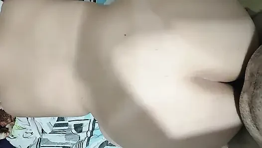 Tombul tombul pawg ilk büyük yarakla sikişiyor