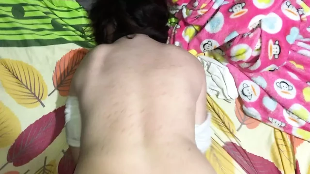 I wake up my sister-in-law with an oral on her delicious hairy ass and she makes me cum fast on her buttocks with her fast and s