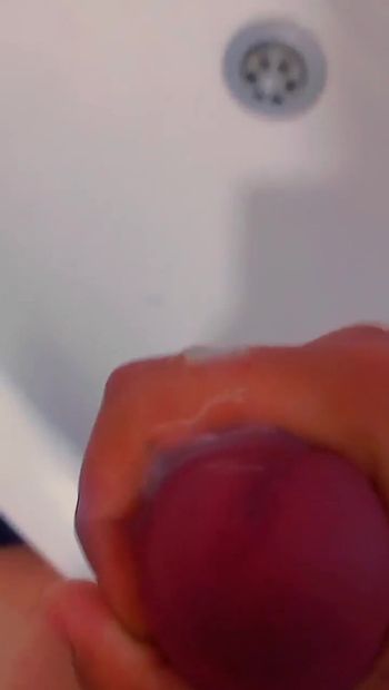 Hot orgasms in the bathroom from hot teen
