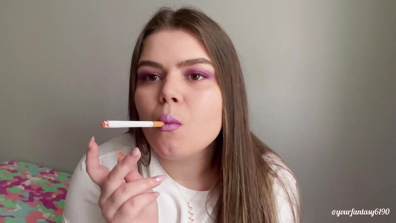 Joc cu fum violet