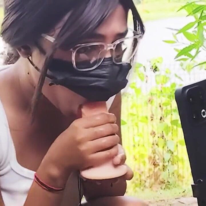 Utomhus offentlig park Dildo avsugning