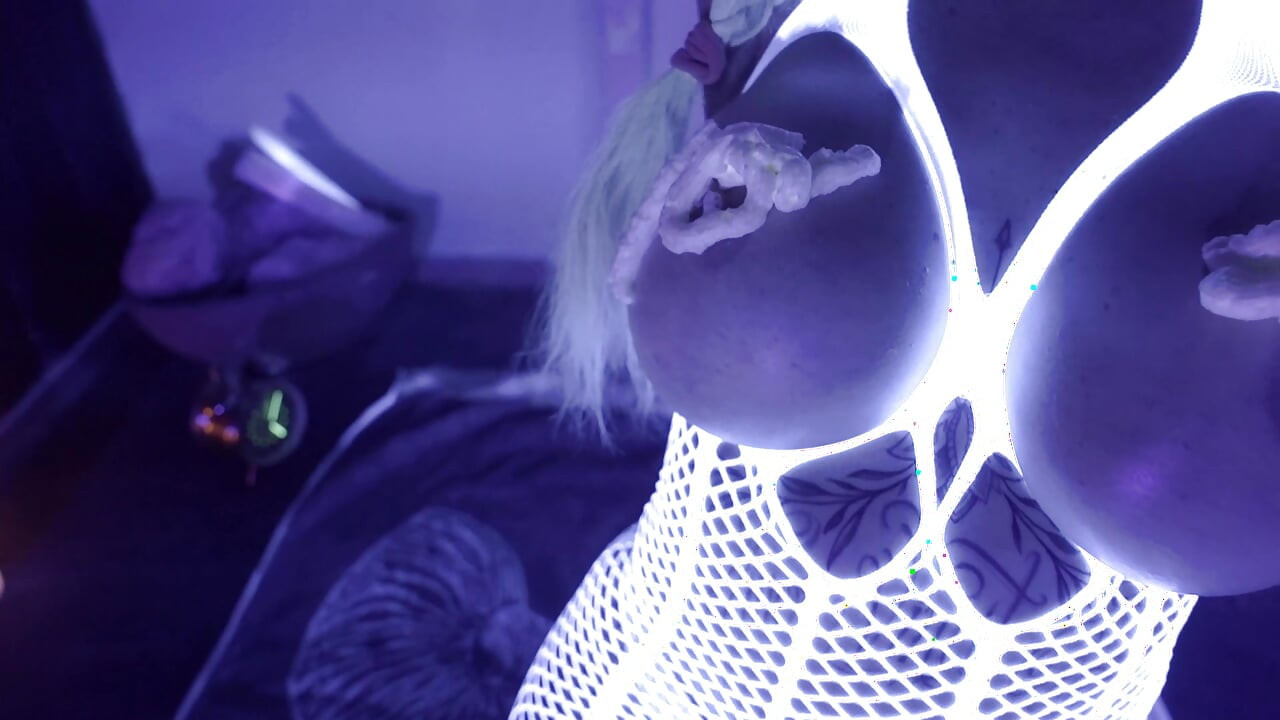 गोधूलि क्षेत्र ब्लैकलाइट कॉस्प्ले