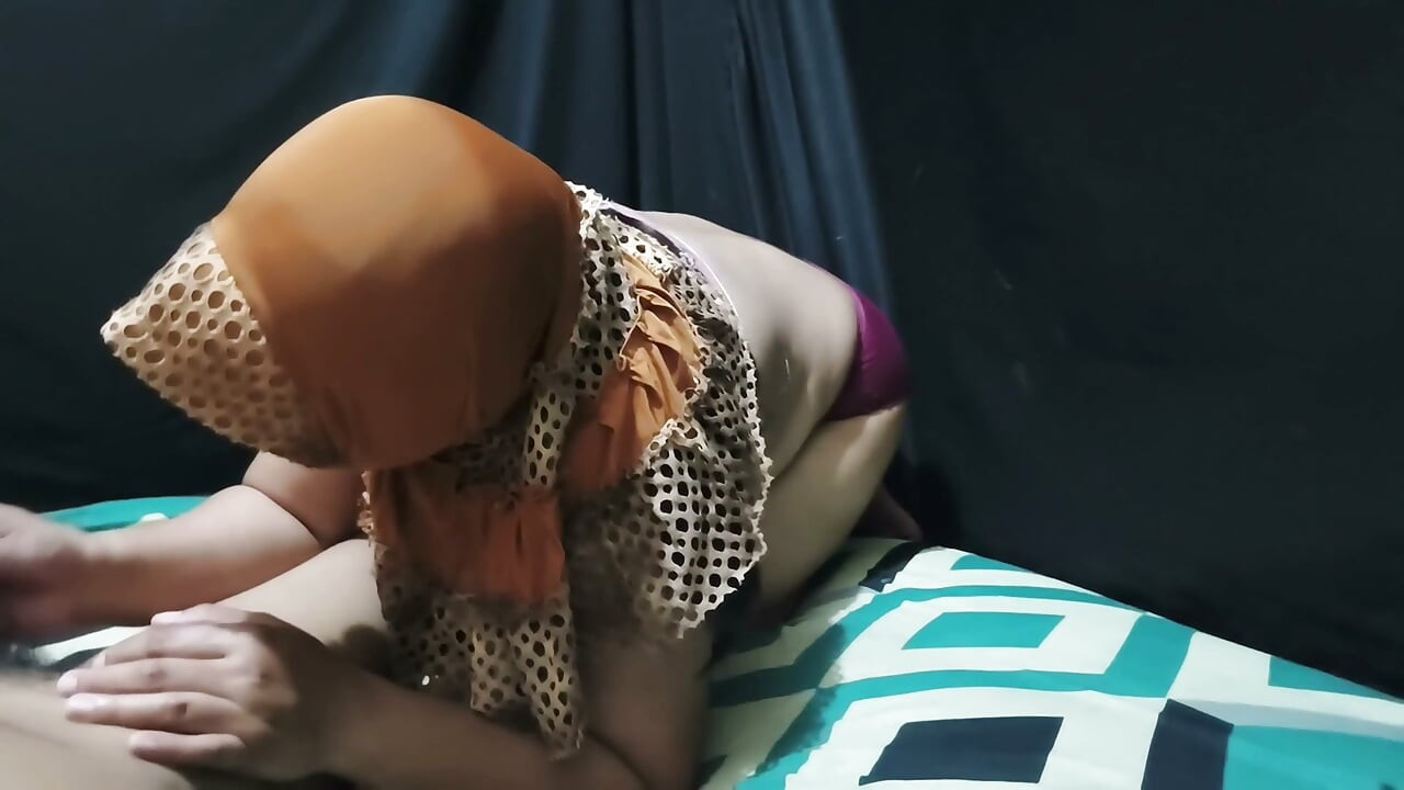 Hijab Maid Serving Her Boss's Sister