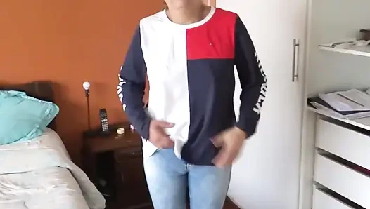 Gegenseitige masturbation mit stiefsohn beim porno gucken und er kommt in meine haarige muschi.