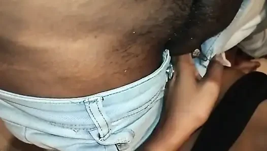 Kerala mallu aniyathi Chettan ile oynuyor ve Chettan amma ile seks hikayesini aniyathi'ye anlatıyor