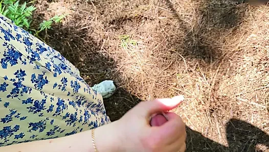Herkesin içinde elle muamele - yabancı kadın beni mastürbasyon yaparken yakaladı ve boşaltıyor!