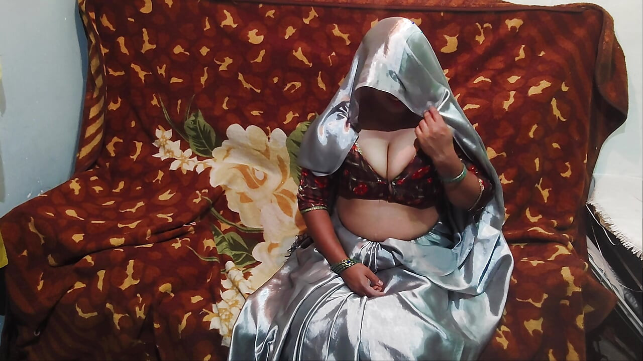 Empregada doméstica cuidando da saúde do proprietário