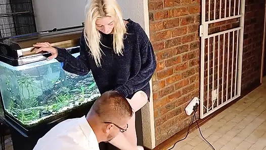 Моя сводная сестренка любит делать косплей и сделать меня доктором