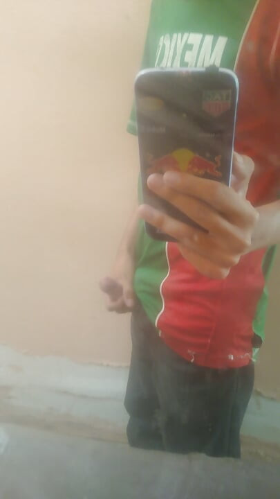 Watch me masturbate with my Mexico sweater on