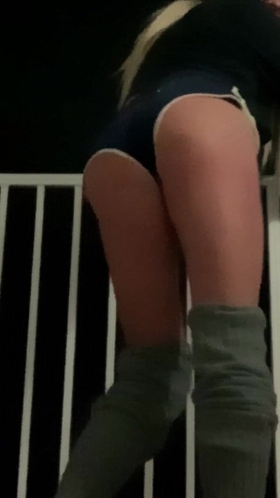Швидка розпусна дупа в шортах, музичне відео sissy transsexual c love