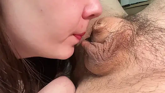 Самый крошечный пенис в мире испытывает первый оргазм и камшот