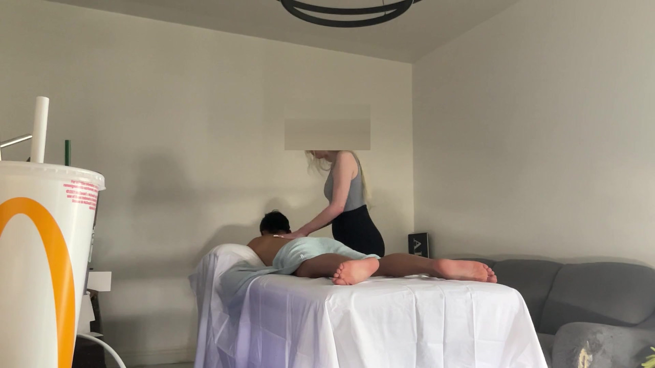 合法的芬兰 RMT 屈服于亚洲怪物鸡巴第二次约会