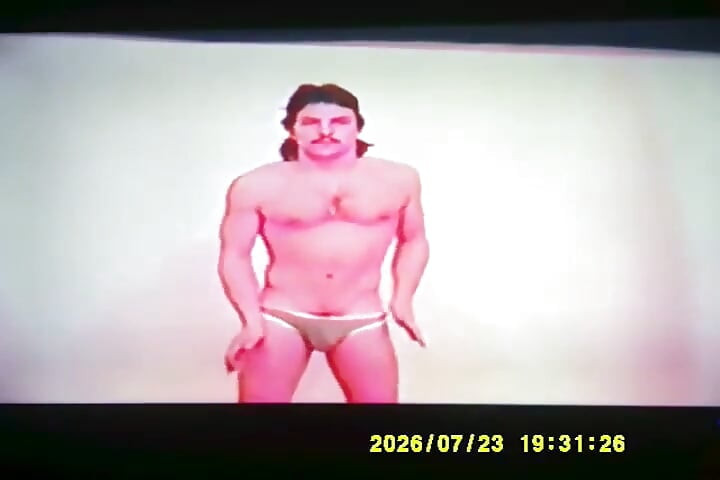 Международный Стрип, Пример Стриптиз, 1985