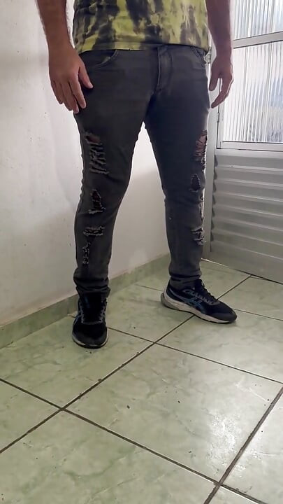 Γαμιέμαι στο στρώμα στο πάτωμα με την Naughty Trans
