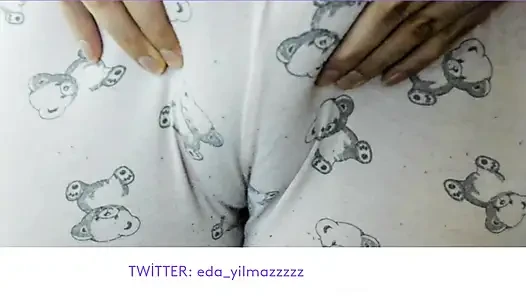 CAMELTOE- SWOLLEN PUSSY- MASTURBATE WITH PAJAMAS