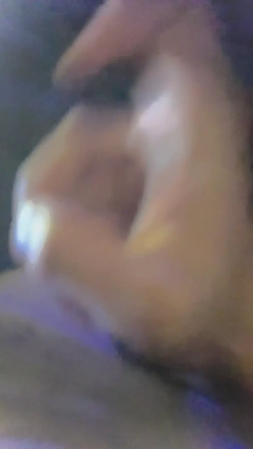 18letý mladík najde v autobuse podivný pocit, když prší
