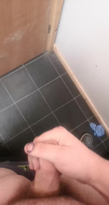 Small cock cums in a dirty work toilet