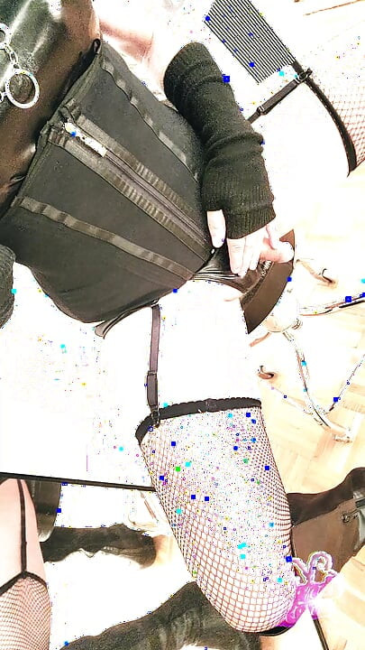 Seksowny Shemale Kandi Kane Lateks i Skórzane Buty Strip PMV
