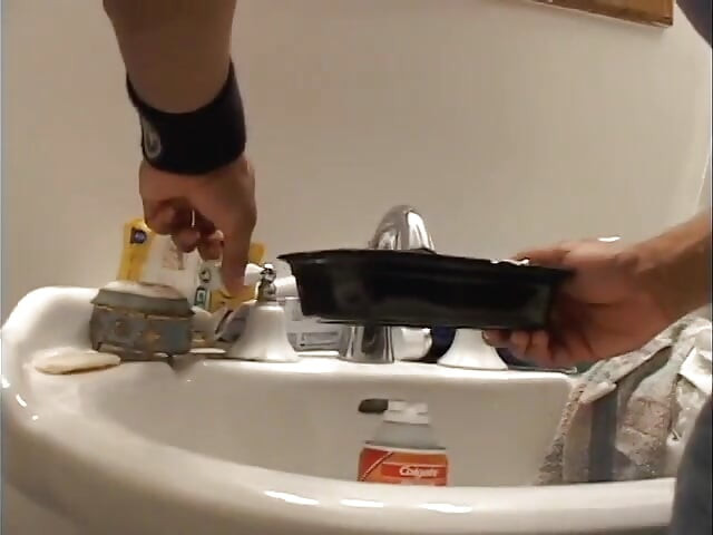Curvy MILF likes to shave before hardcore fuck session with fit stud