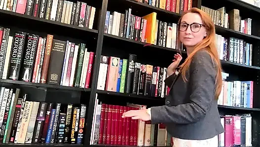 Unschuldige Bibliothekarin Bekommt Lead Astray Und Bläst Dich