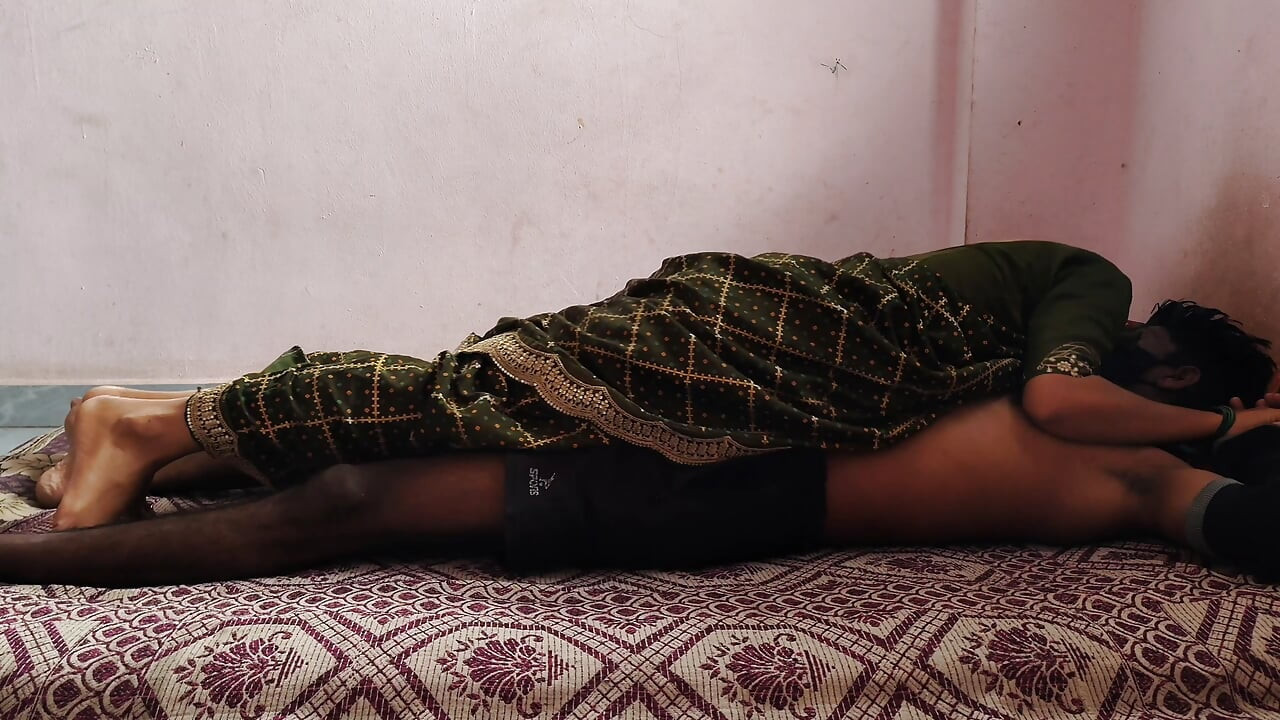 Pyasi Bhabi Devar ke lund par tut padi hindi sex