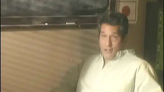 Blonde schlampe liebt tiefe kehle