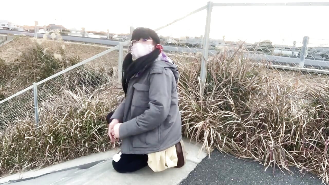 Self-training 49: M-leg Split Challenge at a Beach