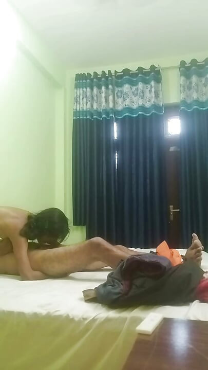 Pahli Bar Apni Girlfriend Ko Randi Bana Ke Choda