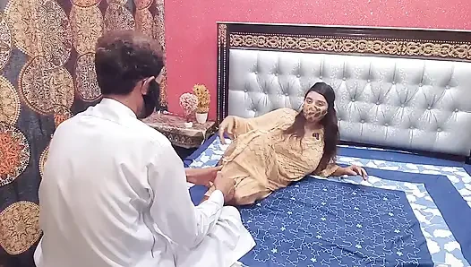 Indian Desi Bhabhi kam krti thak gai Dever ny Lund Chut mai Thok diya bi...
