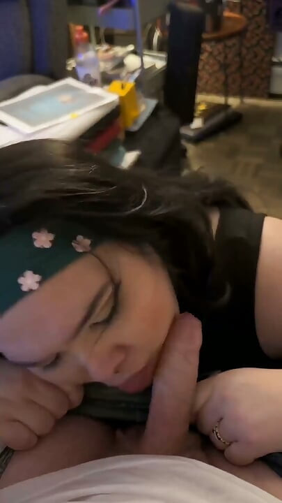 Hayley Gives Jeff a Blowjob! Happy Halloween!