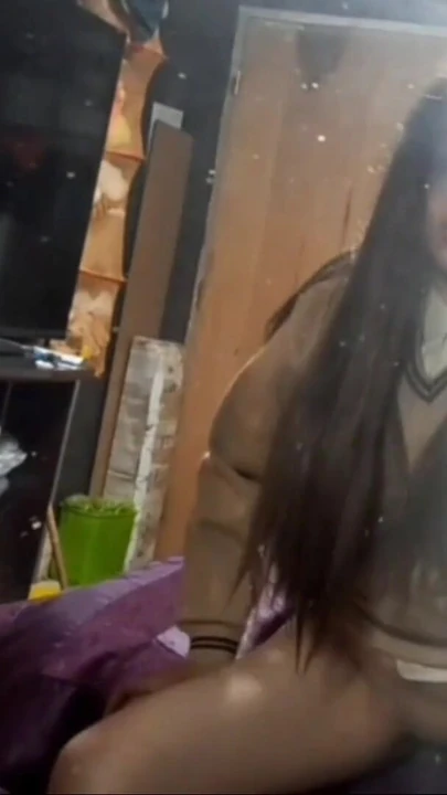 Saat yang mendebarkan dari "Dia selalu memintaku untuk membantunya dengan pekerjaan rumahnya... SATU-SATUNYA SYARAT ADALAH MEMINTANYA UNTUKNYA"