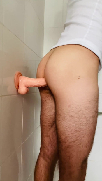 Test new dildo in the shower