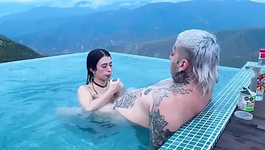 Kencan Tinder Berakhir Dengan Seks Luar Ruangan Dengan Chicamocha Canyon Di Latar Belakang