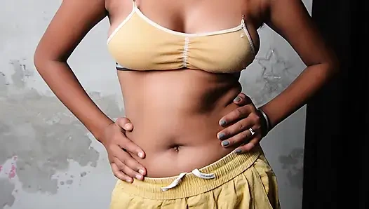 Мой школьный друг пригласил меня в свою комнату и жестко трахнул меня.