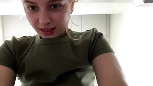 Двойное проникновение в публичном спортзале с Jucielussie