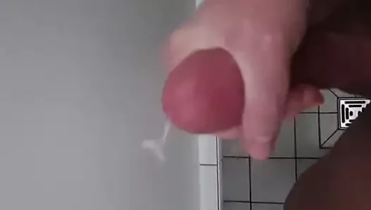 Pansiyon duşunda büyük boşalma