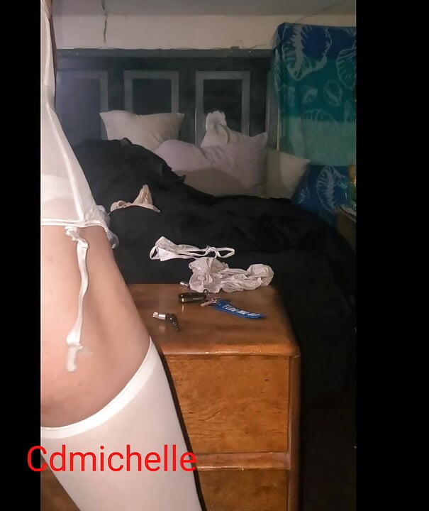 Cdmichelle Memakai Seluar Dalam Putih Pakaian Dalam & Nilon