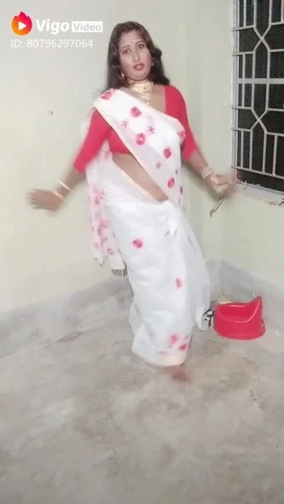 White Saree auntie