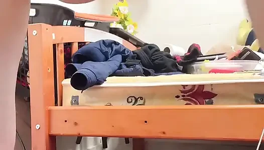 Islak Amcık Minyon Asyalının Içine Seksi Işiyor