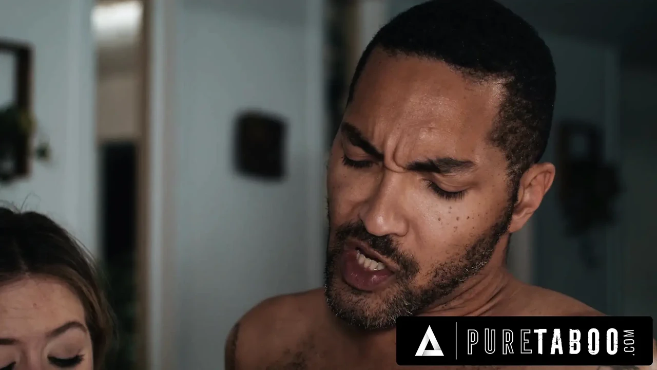 PURE TABOO River Lynn的扭曲继父母在她背后勾引听话的贝蒂拉娜小